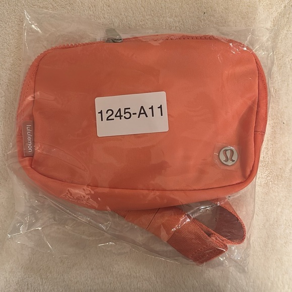 NWT Lululemon Belt Bag in Tiger - Picture 10 of 10